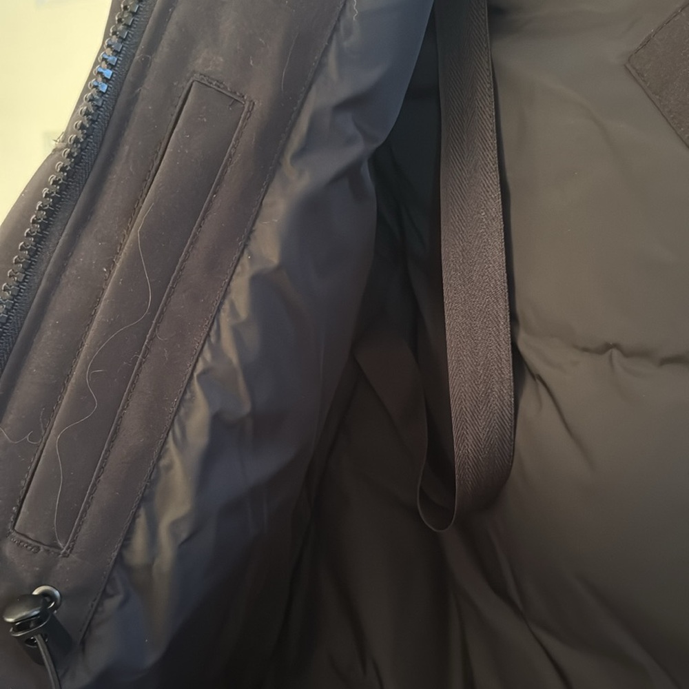Canada goose jacket - Picture 11 of 16